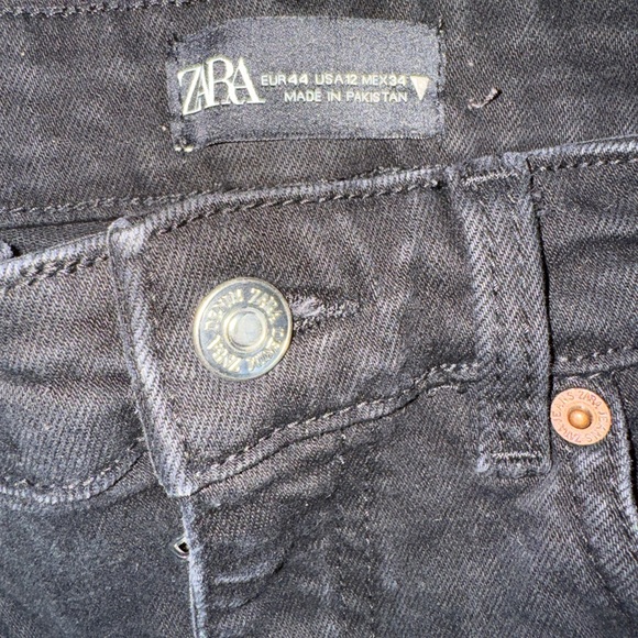 Zara black denim crop flare jean with frayed hem - Picture 4 of 4